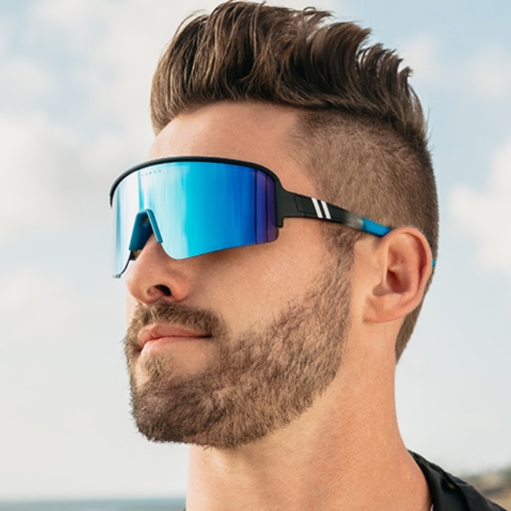 New never worn Blenders eyewear Eclipse X2 Breaker Point with case and cloth